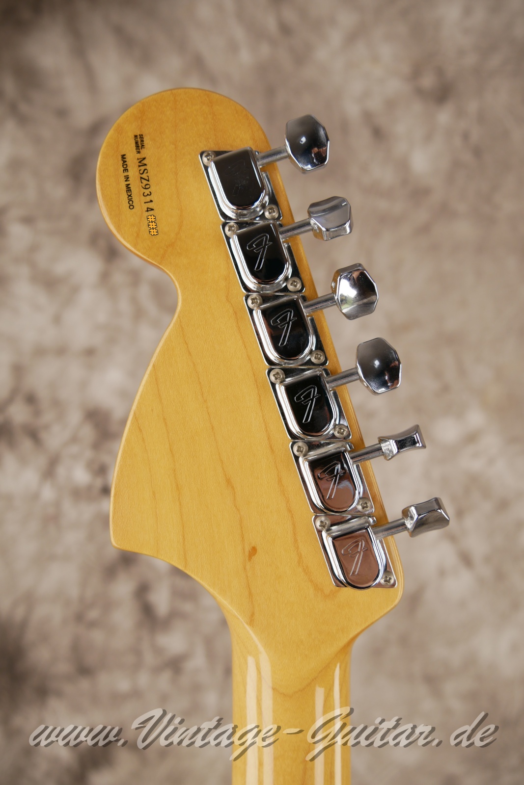 img/vintage/6174/fender_stratocaster_ritchieblackmore_mexico_2009_olympic white-004.JPG